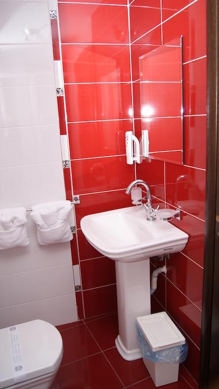 Hotel La Strada Ploieşti Quarto foto